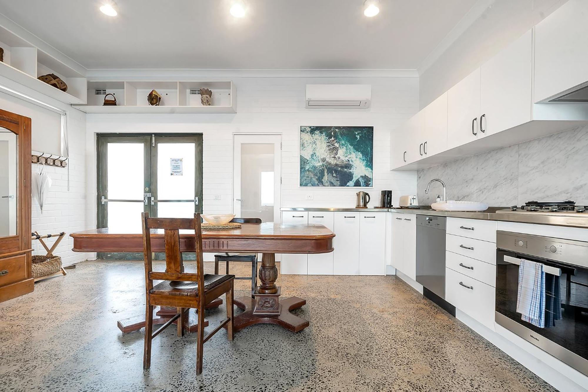 Upscale Cliffside Studio With Ocean Views North Bondi Cité de Cité de Sydney Extérieur photo