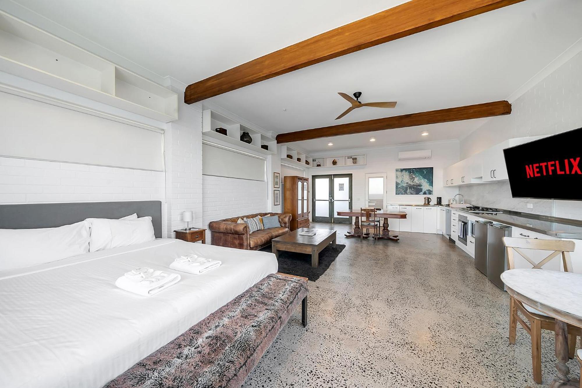 Upscale Cliffside Studio With Ocean Views North Bondi Cité de Cité de Sydney Extérieur photo