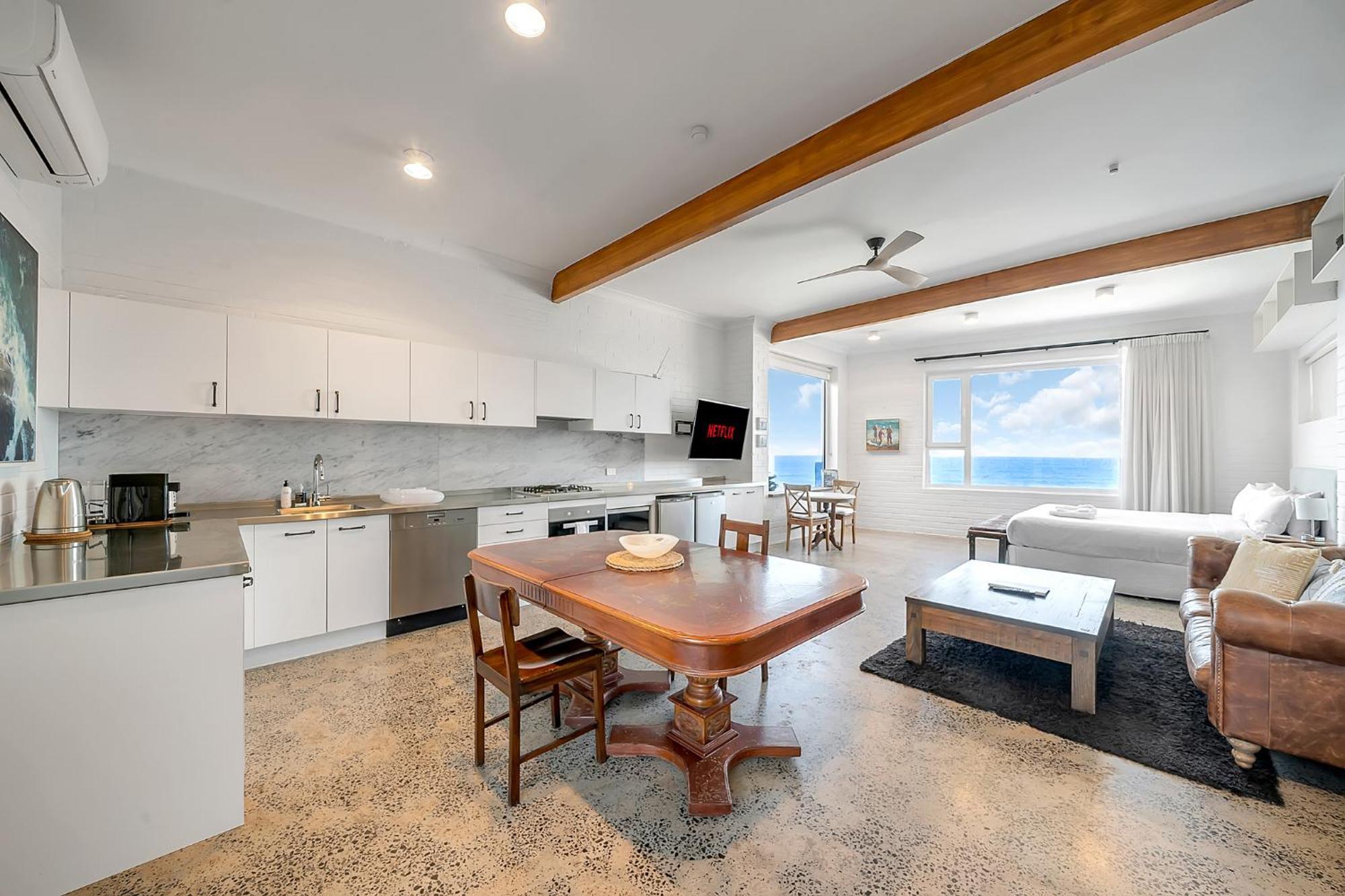 Upscale Cliffside Studio With Ocean Views North Bondi Cité de Cité de Sydney Extérieur photo