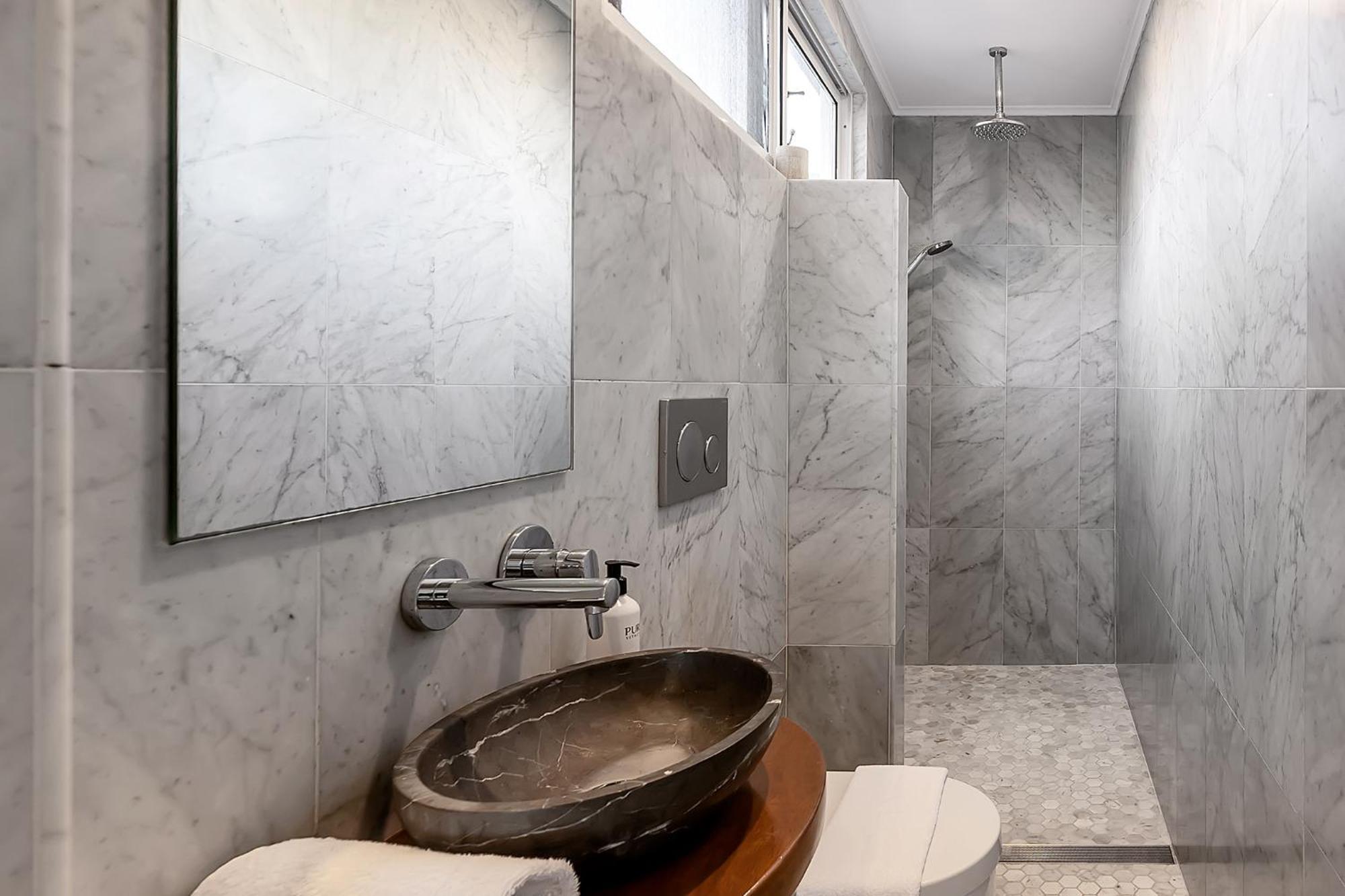 Upscale Cliffside Studio With Ocean Views North Bondi Cité de Cité de Sydney Extérieur photo